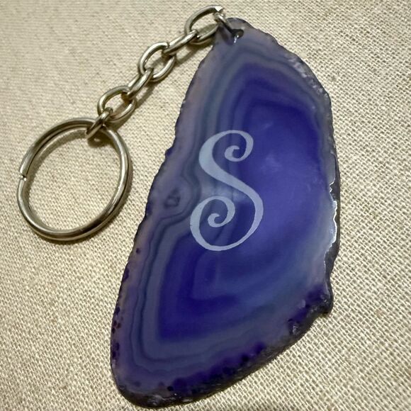 Purple Agate Slice Keychain with “S” Monogram – Natural Stone Initial Charm - Picture 7 of 17